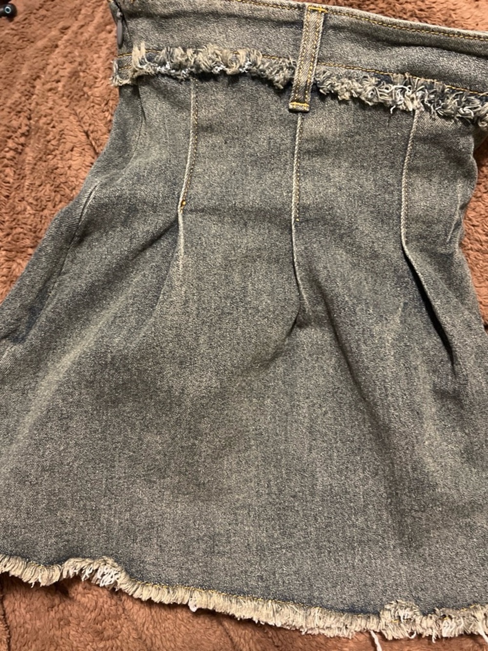 PrettyLittleThing Grey Frayed-Hem Mini Denim Skirt